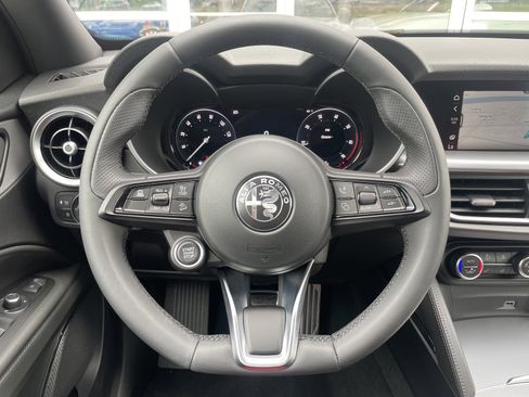 Used 2024 Alfa Romeo Stelvio Ti w/ Performance Driving Package image 18