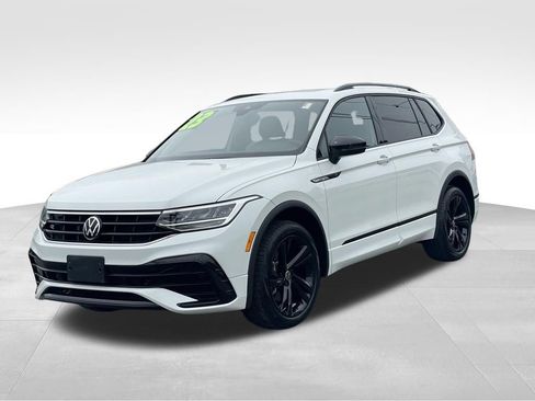 Used 2023 Volkswagen Tiguan SE R-Line AWD/4WD image 2