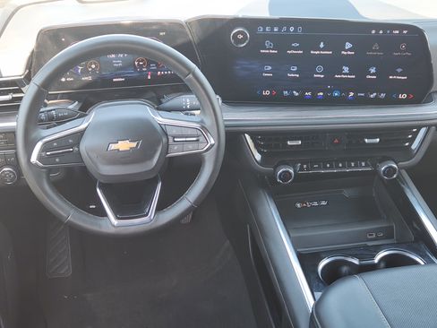 Used 2025 Chevrolet Tahoe Premier AWD/4WD image 26