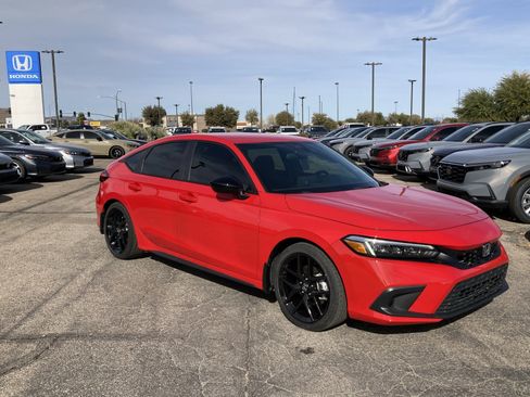 Used 2024 Honda Civic Sport image 3