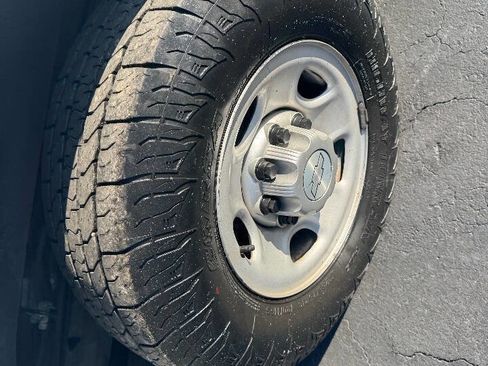 Used 2017 Chevrolet Express 2500 image 19