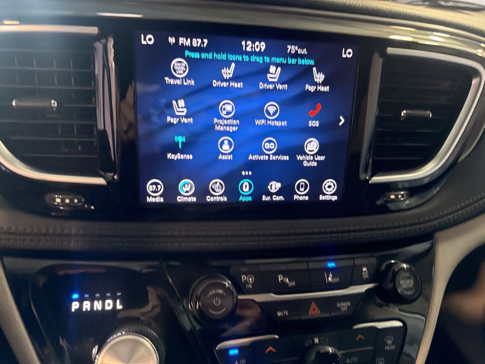 Used 2018 Chrysler Pacifica Limited w/ Advanced Safetytec Group FWD image 28