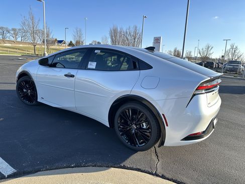 New 2026 Toyota Prius AWD image 7