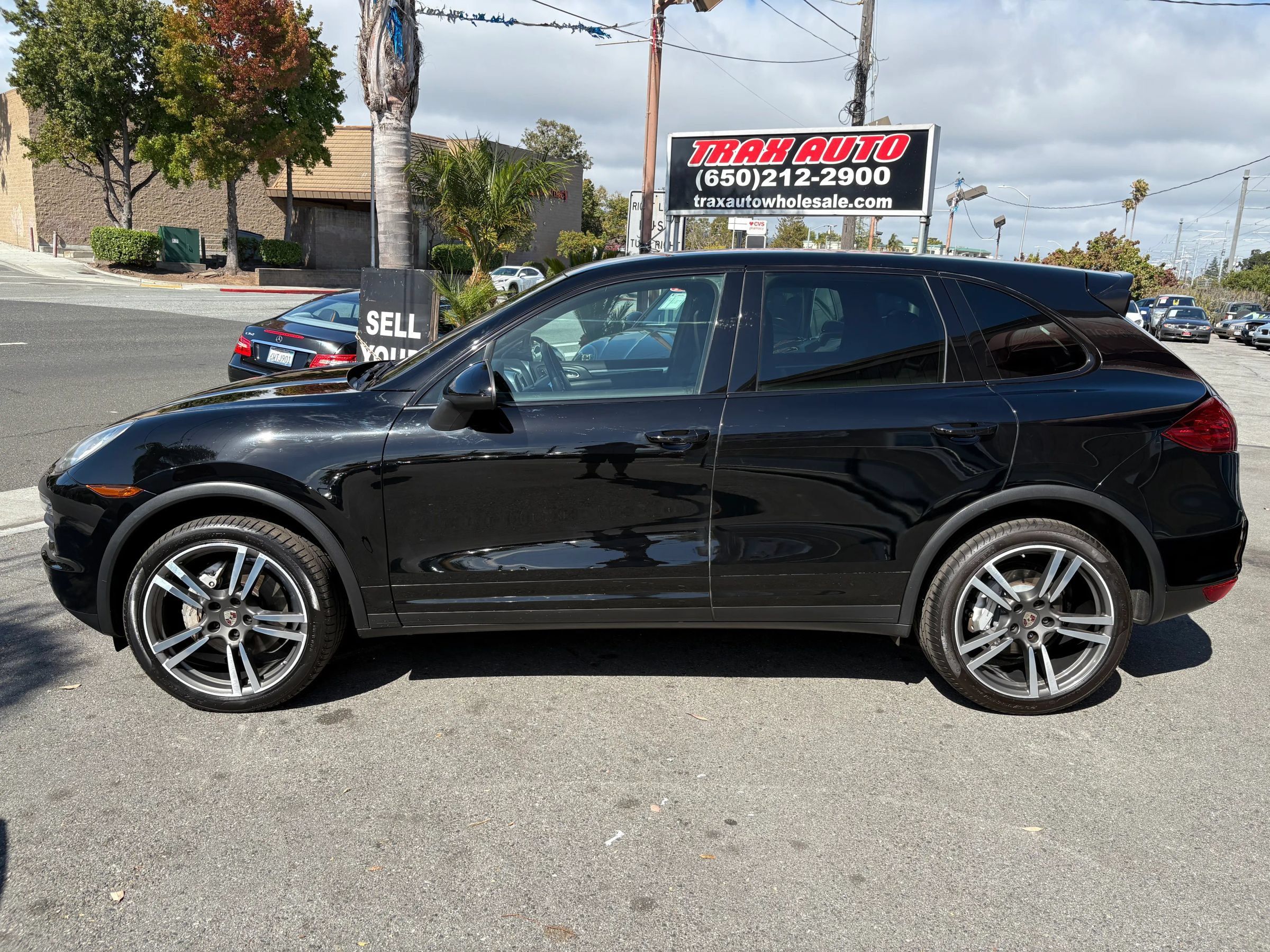 Used 2012 Porsche Cayenne S AWD/4WD image 4