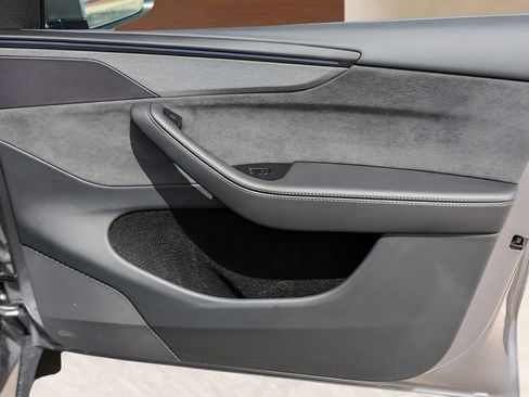 Used 2026 Tesla Model Y AWD image 26