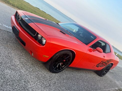 Used 2009 Dodge Challenger SRT8 w/ SRT Option Group II image 2