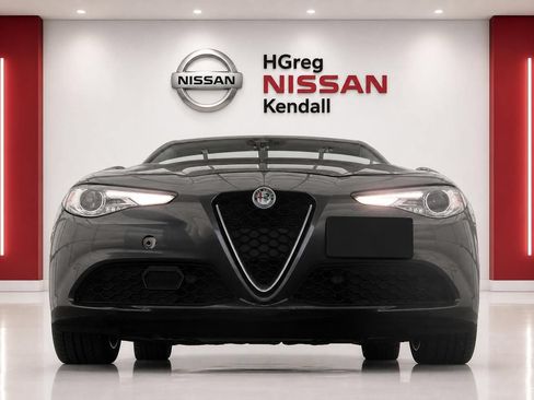 Used 2017 Alfa Romeo Giulia Ti w/ TI Performance Package AWD/4WD image 5