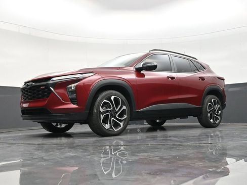 Used 2024 Chevrolet Trax RS FWD image 20