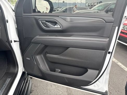 Used 2021 Chevrolet Tahoe RST w/ Luxury Package AWD/4WD image 29