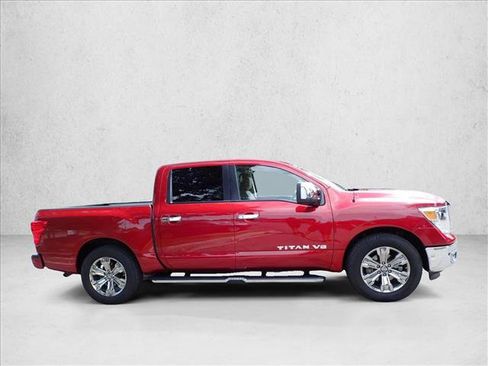Used 2018 Nissan Titan SL w/ Chrome Package RWD image 5