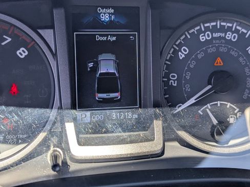 Used 2023 Toyota Tacoma TRD Off-Road image 26