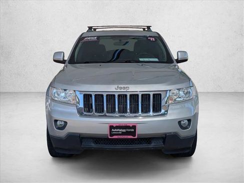 Used 2011 Jeep Grand Cherokee Laredo AWD/4WD image 2
