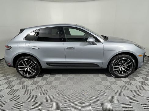 Used 2025 Porsche Macan image 8