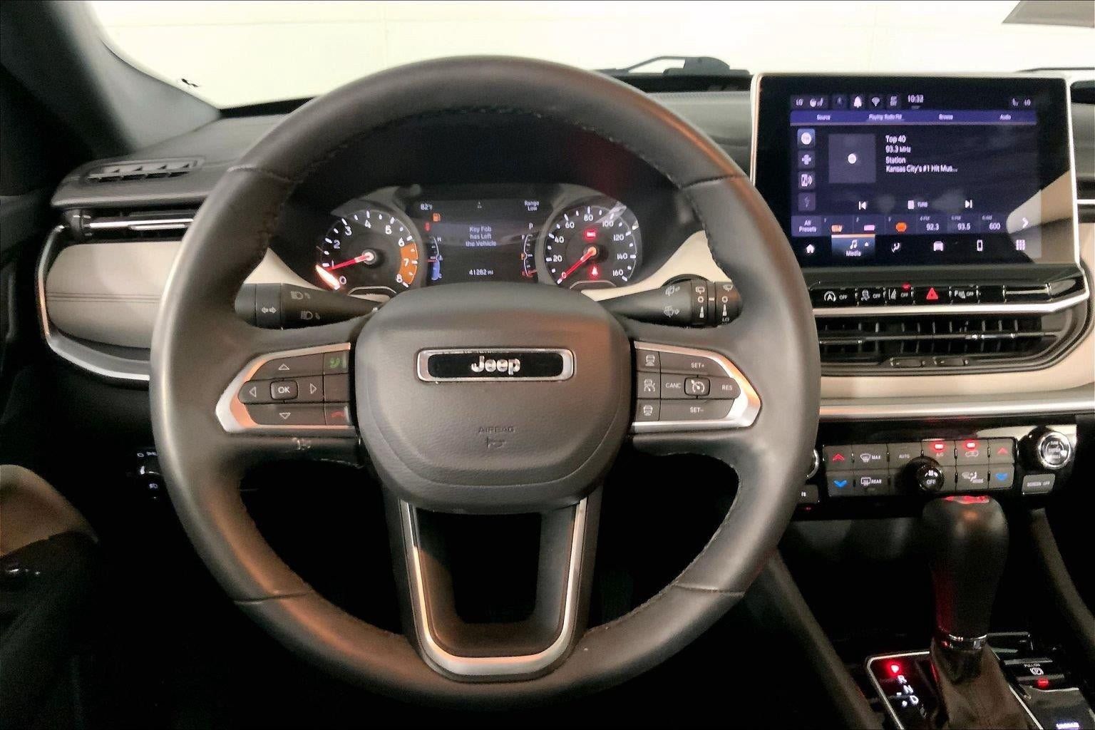 Used 2025 Jeep Compass Limited AWD/4WD image 5