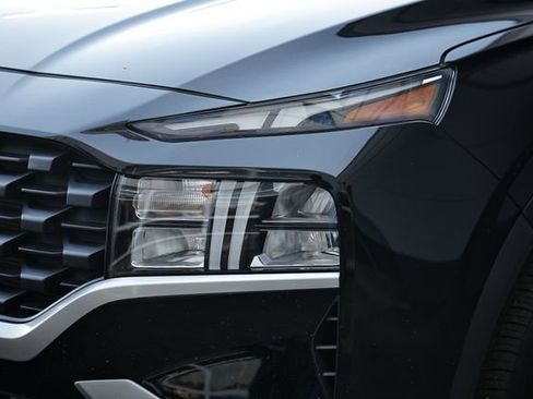 Used 2023 Hyundai Santa Fe SE image 12