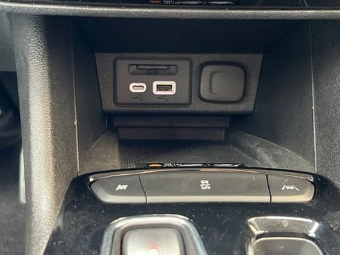 Used 2022 Chevrolet Bolt EUV Premier w/ Sun & Sound Package FWD image 37