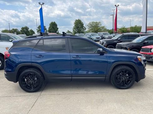 Used 2022 GMC Terrain SLE w/ Driver Convenience Package AWD/4WD image 8