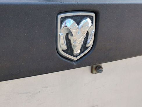 Used 2007 Dodge Nitro SXT image 12