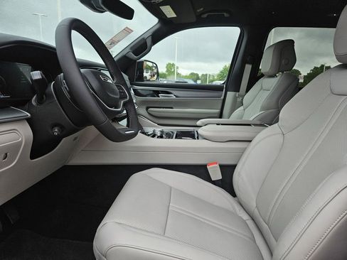 New 2026 Jeep Grand Wagoneer Limited AWD/4WD image 13