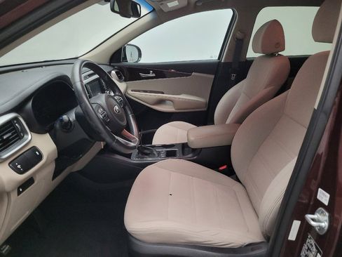 Used 2018 Kia Sorento FWD image 17