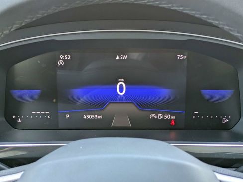 Certified 2024 Volkswagen Tiguan SE R-Line image 40