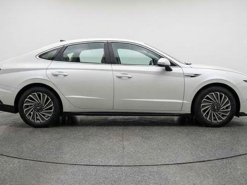 Used 2025 Hyundai Sonata SEL FWD image 11