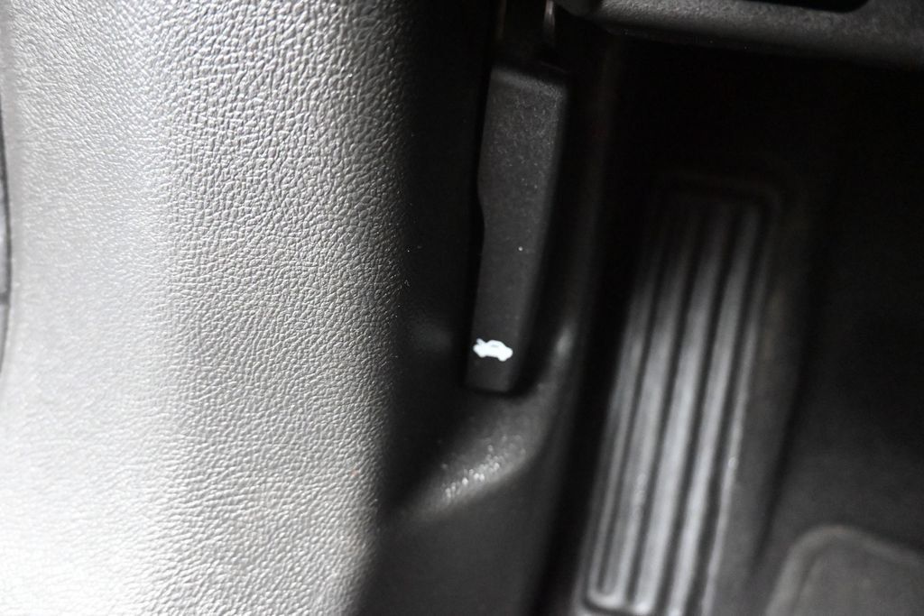 Used 2019 Chevrolet Impala LT FWD image 26