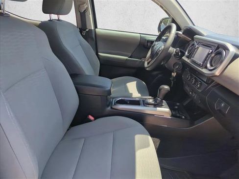 Used 2019 Toyota Tacoma SR5 RWD image 23