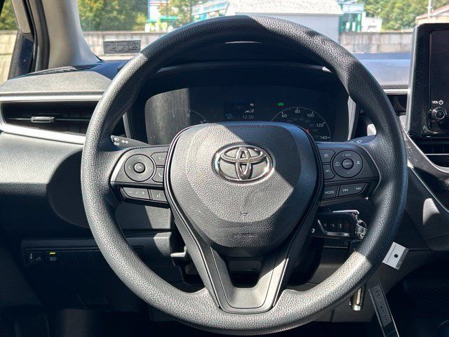 Used 2025 Toyota Corolla LE AWD/4WD image 35