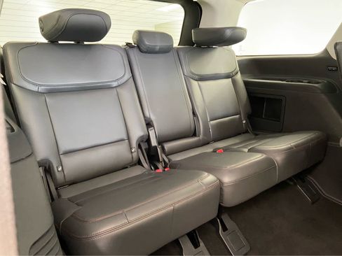 Used 2025 Ford Expedition Active image 18