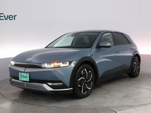 Used 2024 Hyundai Ioniq 5 SEL image 2