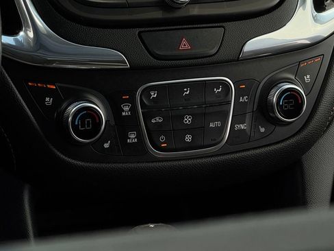 Used 2019 Chevrolet Equinox Premier AWD/4WD image 16