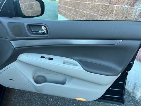 Used 2013 INFINITI G37 x w/ Premium Pkg image 15