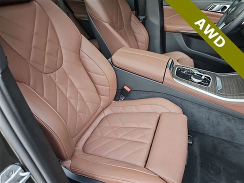 Used 2025 BMW X5 xDrive40i w/ Parking Assistance Package image 18