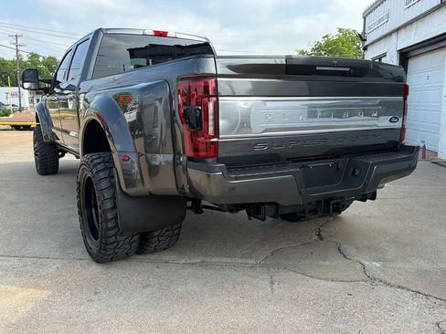 Used 2019 Ford F450 Platinum w/ Platinum Ultimate Package AWD/4WD image 2