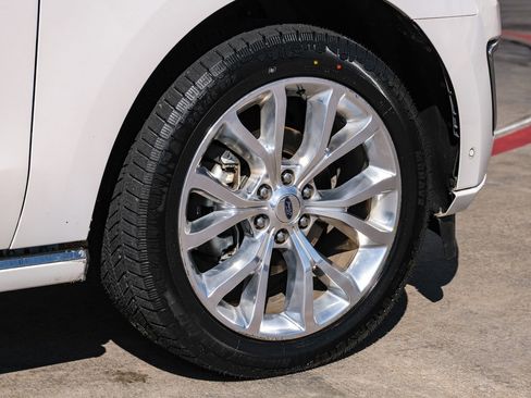 Used 2018 Ford Expedition Platinum image 54