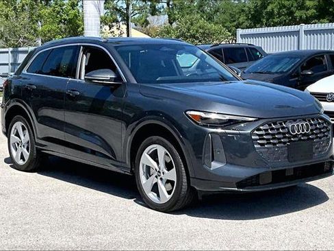 Certified 2025 Audi Q5 Premium Plus w/ Premium Plus AWD/4WD image 2