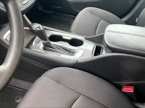 Used 2017 Chevrolet Malibu LT FWD image 17