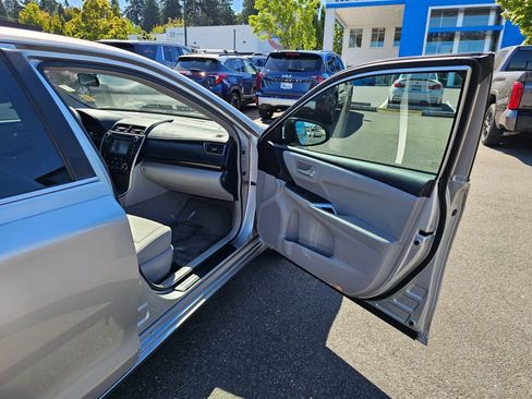 Used 2015 Toyota Camry LE FWD image 26