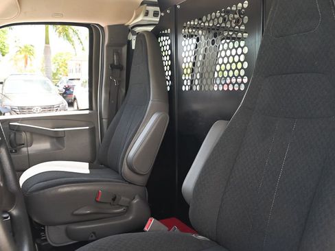 Used 2022 GMC Savana 2500 w/ Driver Convenience Package RWD image 12