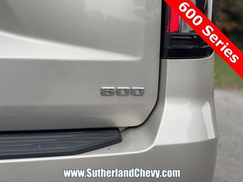 Used 2021 Cadillac Escalade Premium Luxury w/ LPO, Illumination Package image 12