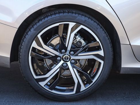 Used 2024 Volvo S60 B5 Plus image 7