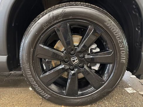 Used 2025 Honda Pilot Black Edition image 9
