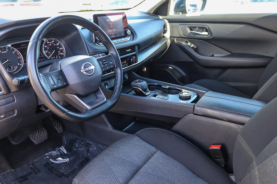 Used 2025 Nissan Rogue SV AWD/4WD image 17