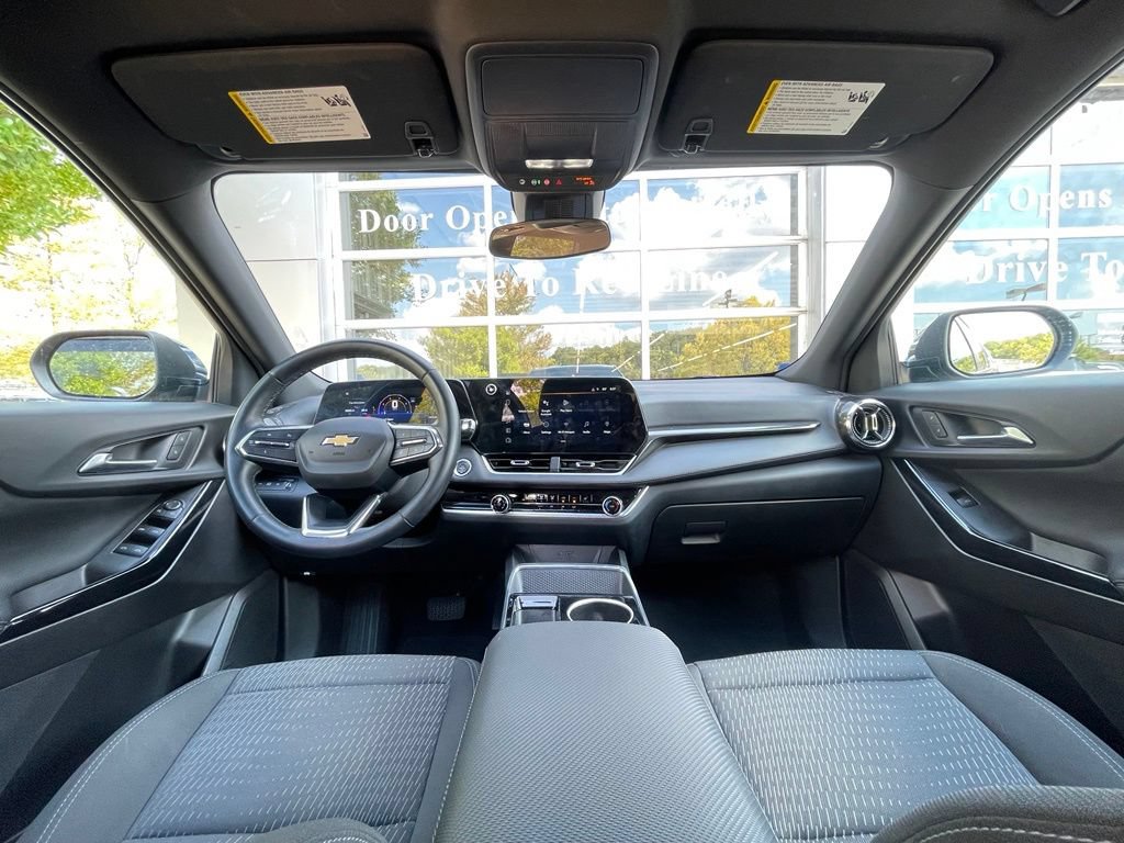 Used 2025 Chevrolet Equinox LT AWD/4WD image 28