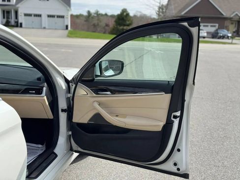 Used 2022 BMW 530i w/ Premium Package RWD image 14