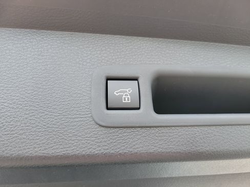 New 2026 Toyota Sienna XLE image 11