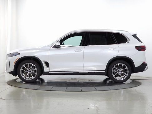 Used 2026 BMW X5 xDrive40i w/ Parking Assistance Package image 5