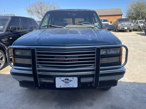 Used 1995 GMC Suburban 4WD image 2