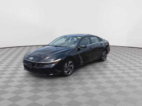 Used 2024 Hyundai Elantra Limited FWD image 4